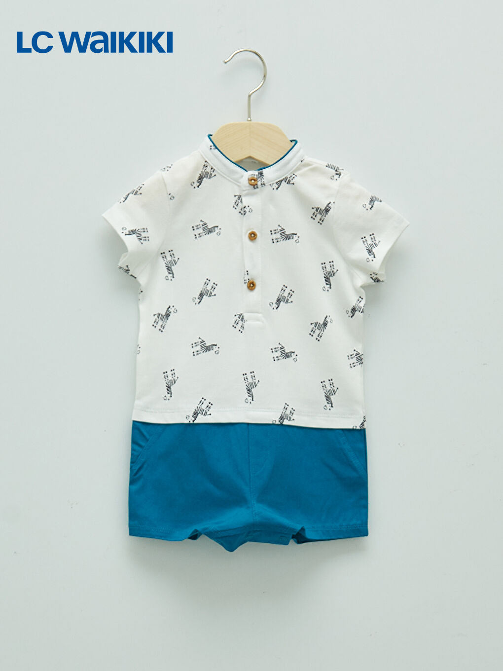 LC Waikiki Ecru Judge Collar Printed Cotton Baby Boy Jumpsuit