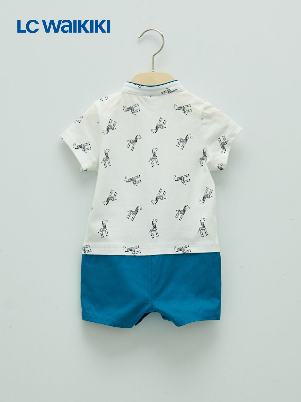 LC Waikiki Ecru Judge Collar Printed Cotton Baby Boy Jumpsuit
